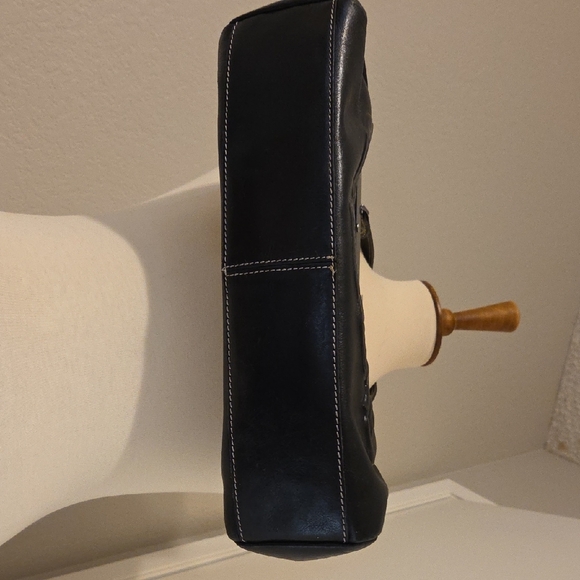 Patricia Nash Black Floral Embossed Shoulder Bag - Picture 3 of 6